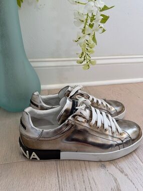 Dolce & Gabbana Metallic Silver Low-Top Sneakers
